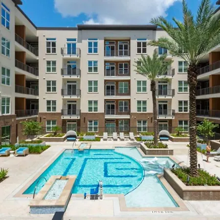 Downtown Apt Free Parking - Pool - Gym - Fully Kitchen